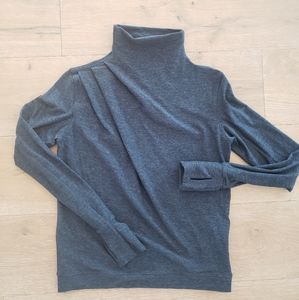 Womans Lululemon long sleeve top